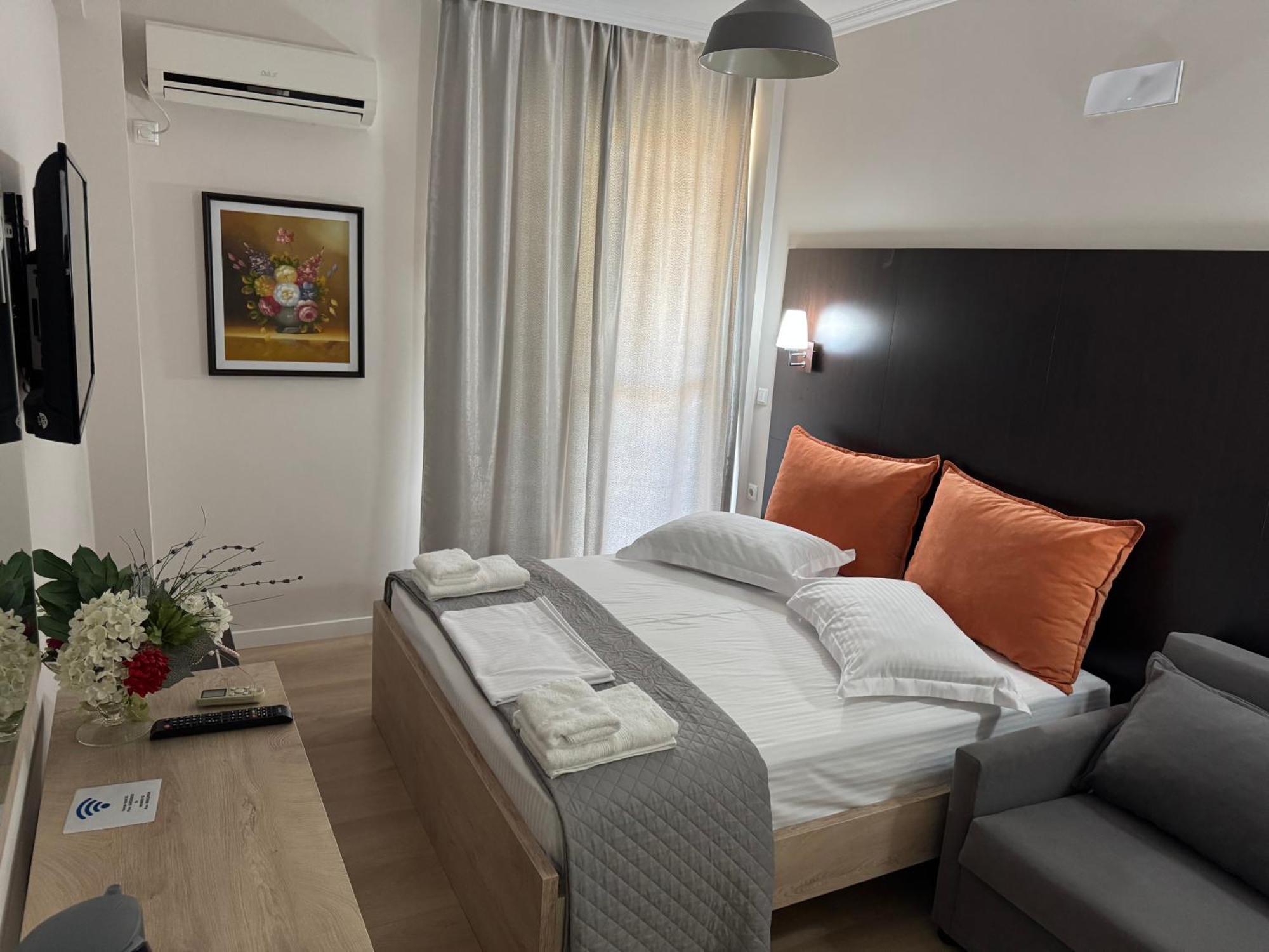 George Hotel Rooms&Suites Himare Bagian luar foto
