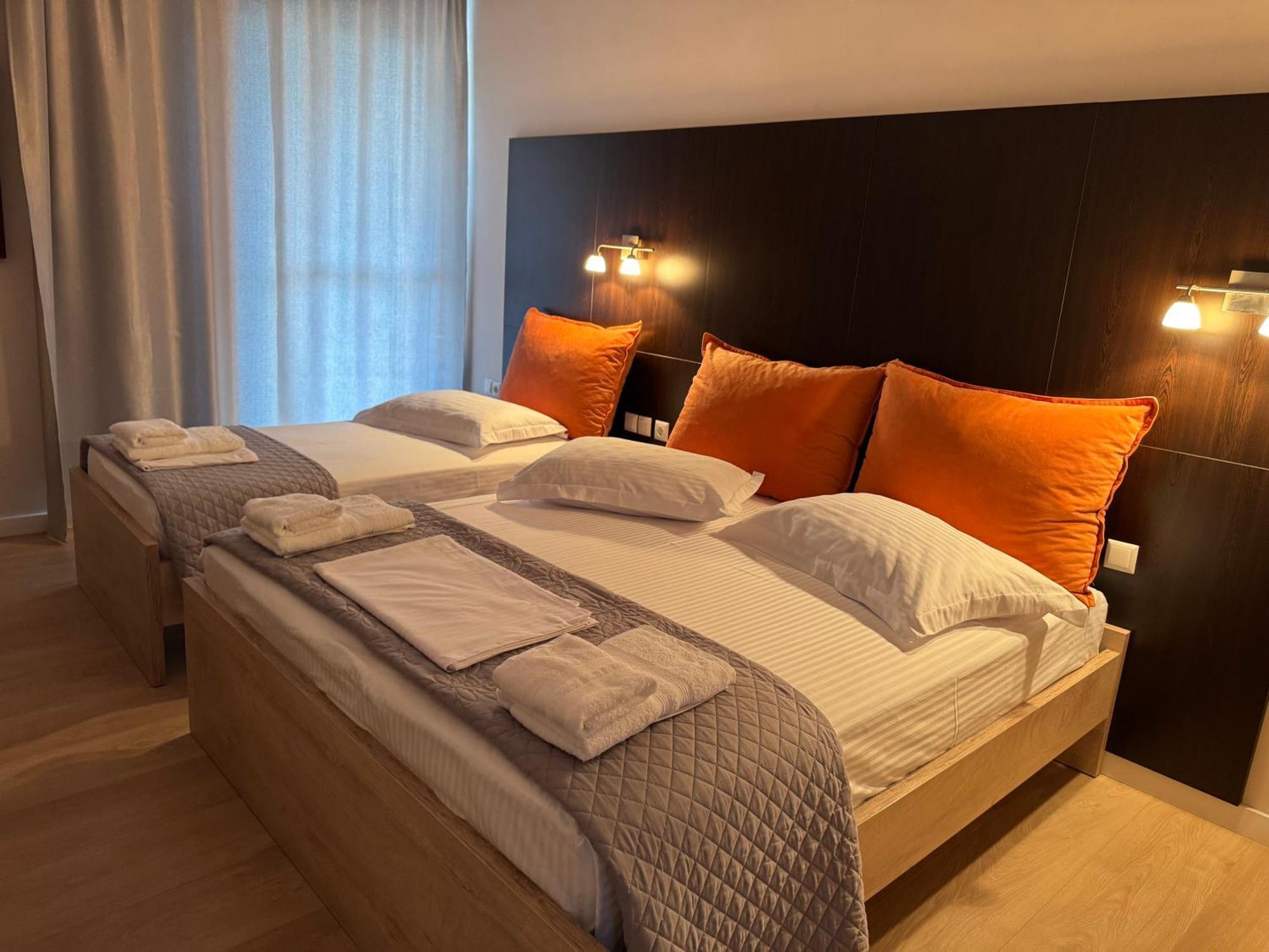 George Hotel Rooms&Suites Himare Bagian luar foto